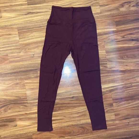 4 For $50 🎃Active Leggings NWOT Buttery Soft High-Waisted Maroon Super Stretchy - Picture 5 of 7